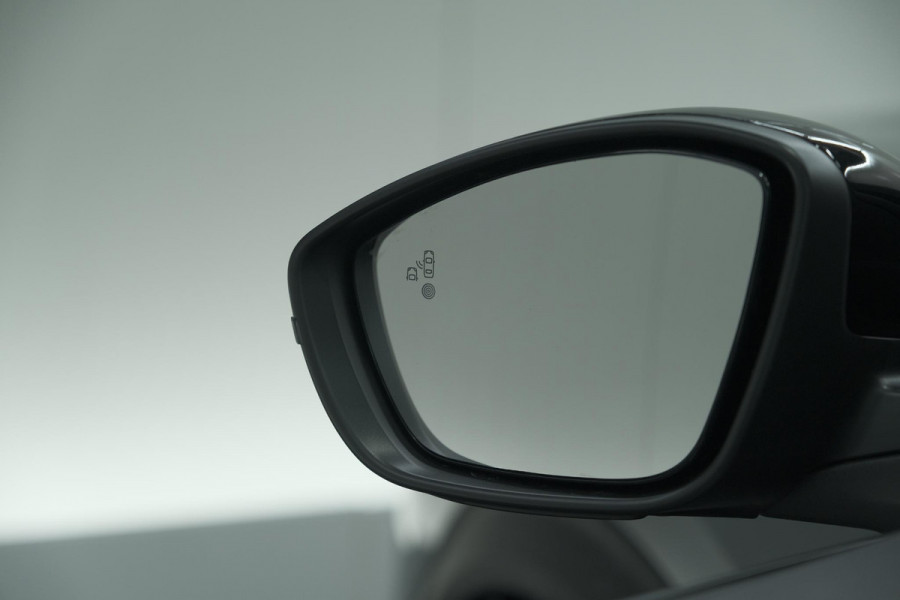 Peugeot e-2008 EV Allure 54 kWh | 360 Camera | Adaptieve Cruise Control | Warmtepomp
