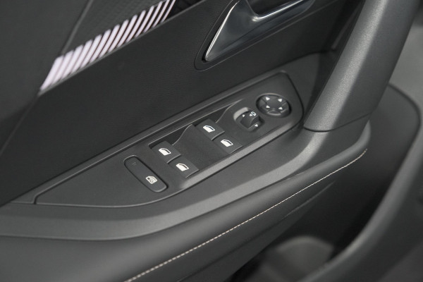 Peugeot e-2008 EV Allure 54 kWh | 360 Camera | Adaptieve Cruise Control | Warmtepomp