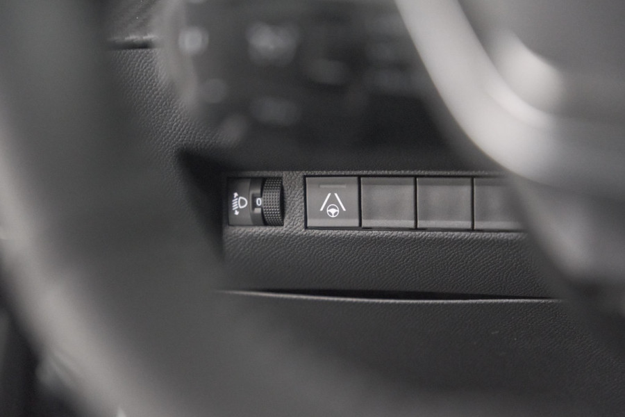 Peugeot e-2008 EV Allure 54 kWh | 360 Camera | Adaptieve Cruise Control | Warmtepomp