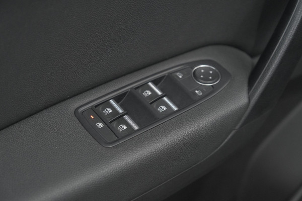 Renault Captur 1.6 E-Tech full hybrid 145 techno | Camera | Parkeersensoren | Climate control | Keyless