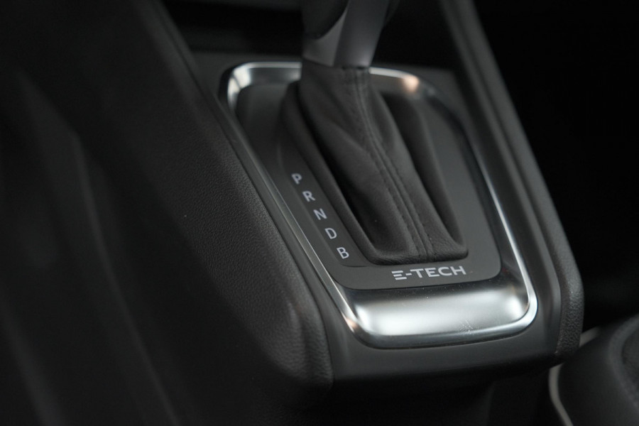 Renault Captur 1.6 E-Tech full hybrid 145 techno | Camera | Parkeersensoren | Climate control | Keyless