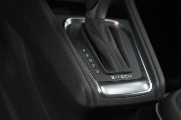 Renault Captur 1.6 E-Tech full hybrid 145 techno | Camera | Parkeersensoren | Climate control | Keyless
