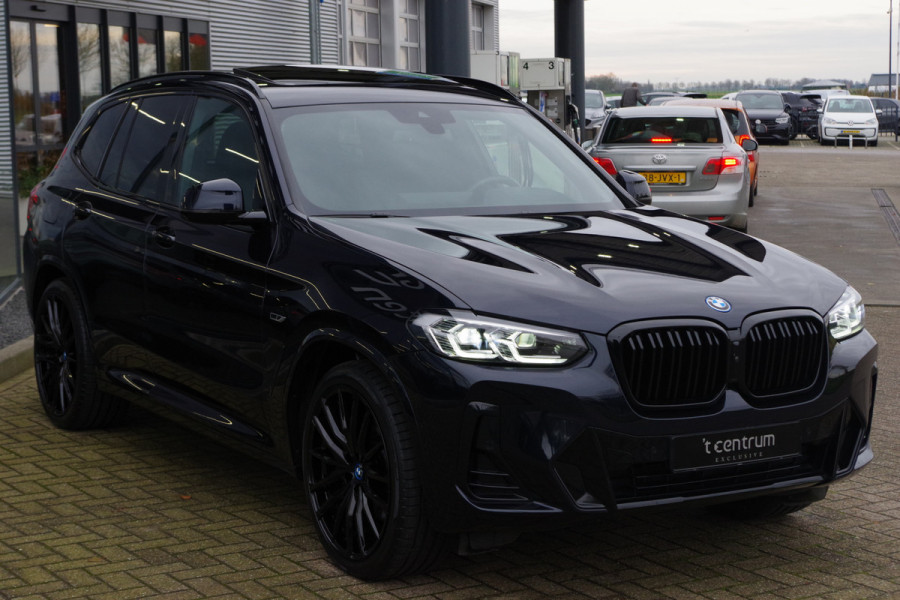 BMW X3 xDrive30e High Executive M-Sport 293 PK PHEV, Panoramadak, Memory, Camera