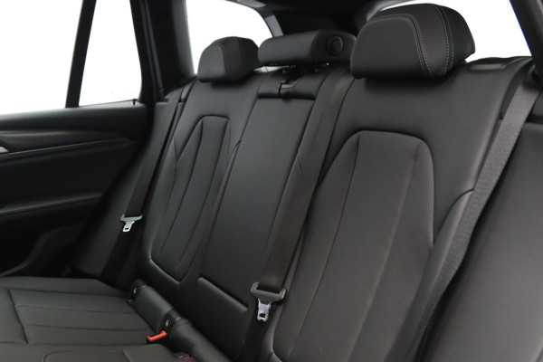 BMW X3 xDrive30e High Executive M-Sport 293 PK PHEV, Panoramadak, Memory, Camera