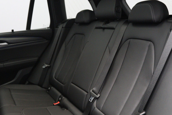BMW X3 xDrive30e High Executive M-Sport 293 PK PHEV, Panoramadak, Memory, Camera