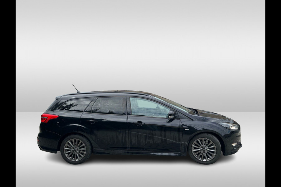 Ford FOCUS Wagon 1.5 ST-Line / Distr.riem VV / Camera / Navigatie / Parkeerhulp achter / 17'' / Cruise Control