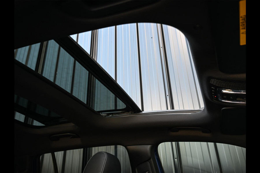 Mercedes-Benz Glb 250 4MATIC Premium Plus AMG Line | NL-Auto | Panoramdak | 360 Camera | Carbon Interieur | Memory Seats | Distronic | Ambiance Interieur | Trekhaak |
