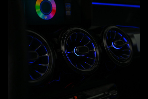 Mercedes-Benz Glb 250 4MATIC Premium Plus AMG Line | NL-Auto | Panoramdak | 360 Camera | Carbon Interieur | Memory Seats | Distronic | Ambiance Interieur | Trekhaak |
