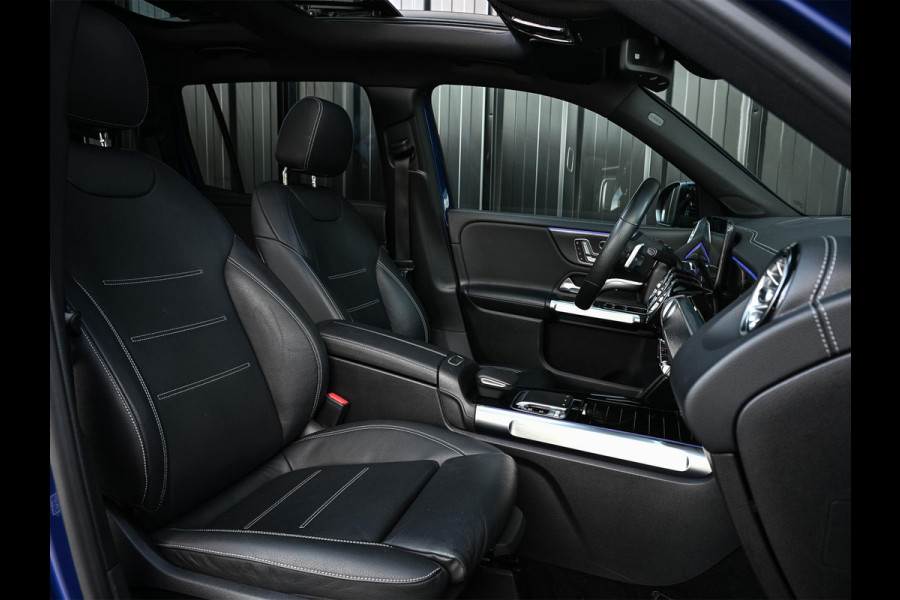Mercedes-Benz Glb 250 4MATIC Premium Plus AMG Line | NL-Auto | Panoramdak | 360 Camera | Carbon Interieur | Memory Seats | Distronic | Ambiance Interieur | Trekhaak |