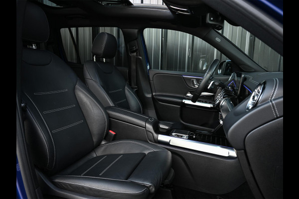 Mercedes-Benz Glb 250 4MATIC Premium Plus AMG Line | NL-Auto | Panoramdak | 360 Camera | Carbon Interieur | Memory Seats | Distronic | Ambiance Interieur | Trekhaak |