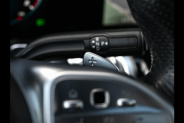 Mercedes-Benz Glb 250 4MATIC Premium Plus AMG Line | NL-Auto | Panoramdak | 360 Camera | Carbon Interieur | Memory Seats | Distronic | Ambiance Interieur | Trekhaak |