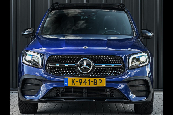 Mercedes-Benz Glb 250 4MATIC Premium Plus AMG Line | NL-Auto | Panoramdak | 360 Camera | Carbon Interieur | Memory Seats | Distronic | Ambiance Interieur | Trekhaak |