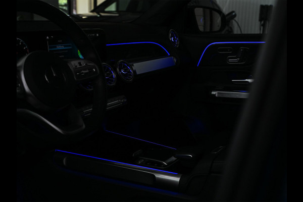 Mercedes-Benz Glb 250 4MATIC Premium Plus AMG Line | NL-Auto | Panoramdak | 360 Camera | Carbon Interieur | Memory Seats | Distronic | Ambiance Interieur | Trekhaak |