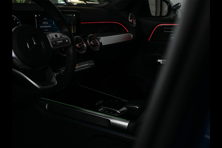 Mercedes-Benz Glb 250 4MATIC Premium Plus AMG Line | NL-Auto | Panoramdak | 360 Camera | Carbon Interieur | Memory Seats | Distronic | Ambiance Interieur | Trekhaak |