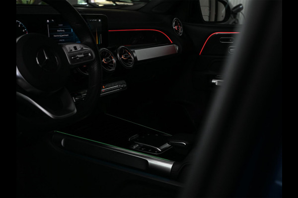Mercedes-Benz Glb 250 4MATIC Premium Plus AMG Line | NL-Auto | Panoramdak | 360 Camera | Carbon Interieur | Memory Seats | Distronic | Ambiance Interieur | Trekhaak |