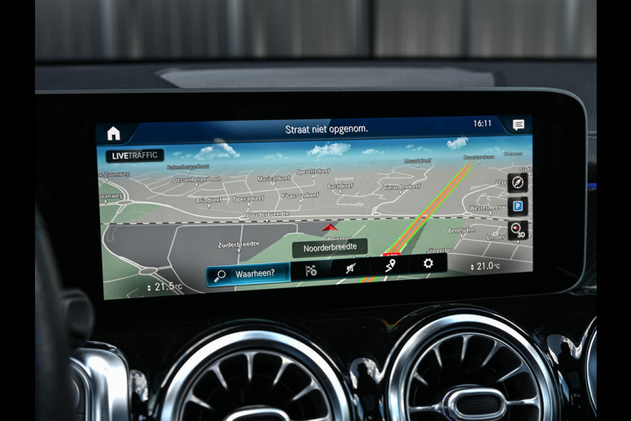 Mercedes-Benz Glb 250 4MATIC Premium Plus AMG Line | NL-Auto | Panoramdak | 360 Camera | Carbon Interieur | Memory Seats | Distronic | Ambiance Interieur | Trekhaak |