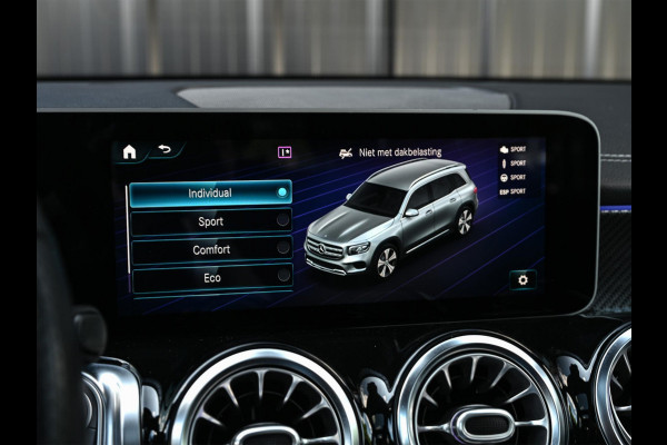 Mercedes-Benz Glb 250 4MATIC Premium Plus AMG Line | NL-Auto | Panoramdak | 360 Camera | Carbon Interieur | Memory Seats | Distronic | Ambiance Interieur | Trekhaak |