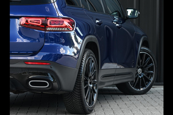 Mercedes-Benz Glb 250 4MATIC Premium Plus AMG Line | NL-Auto | Panoramdak | 360 Camera | Carbon Interieur | Memory Seats | Distronic | Ambiance Interieur | Trekhaak |