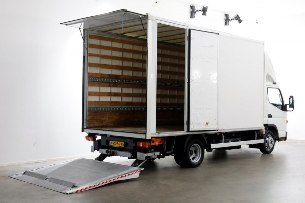 FUSO Canter 3.0D 150pk E6 Bakwagen met laadklep en zijdeur + trekhaak 3500kg 04-2020