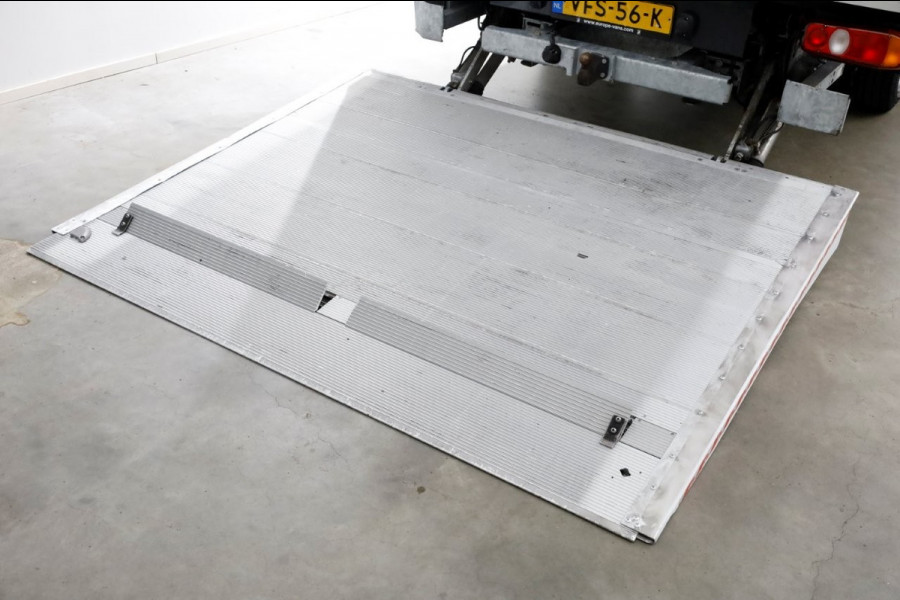 FUSO Canter 3.0D 150pk E6 Bakwagen met laadklep en zijdeur + trekhaak 3500kg 04-2020