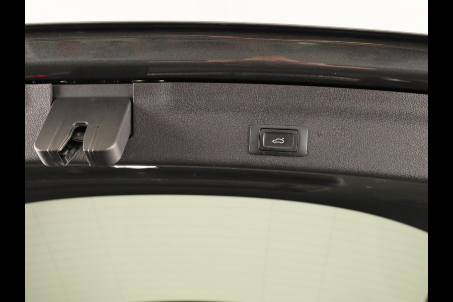 Audi A6 Avant 40 TFSI S edition Competition 204pk | Panoramadak | Verwarmbare voorstoelen | Parkeercamera | S-line interieur