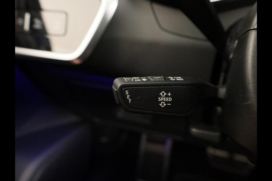 Audi A6 Avant 40 TFSI S edition Competition 204pk | Panoramadak | Verwarmbare voorstoelen | Parkeercamera | S-line interieur