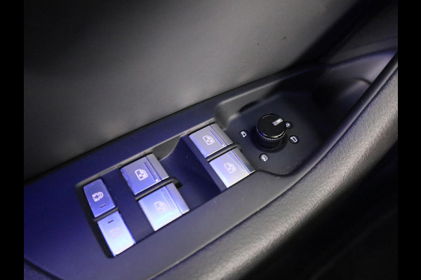 Audi A6 Avant 40 TFSI S edition Competition 204pk | Panoramadak | Verwarmbare voorstoelen | Parkeercamera | S-line interieur