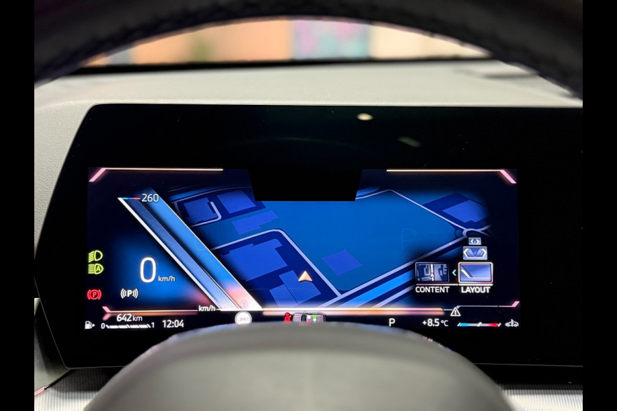 BMW X1 SDrive20i M Sport Pano Sportstoelen ACC Trekhaak Navi LED Camera Carplay