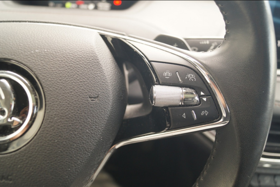 Škoda ENYAQ iV 80 204pk 77kWh -SOH93%-PANO-TREKHAAK-ECC-PDC-