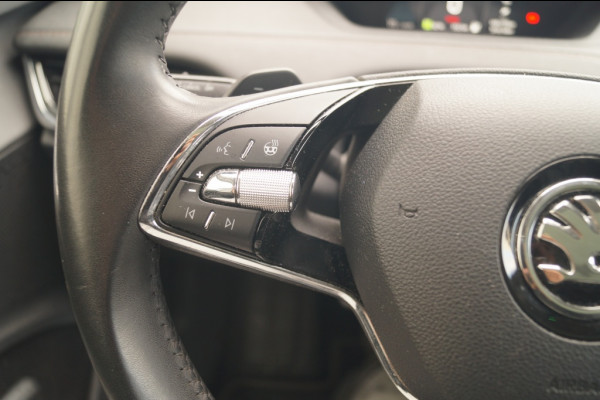 Škoda ENYAQ iV 80 204pk 77kWh -SOH93%-PANO-TREKHAAK-ECC-PDC-