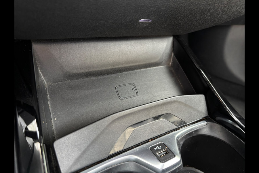 BMW 1-serie 118i Executive Edition | M Pakket | Leer | Apple Carplay | Sfeerverlichting | Parkeersensoren