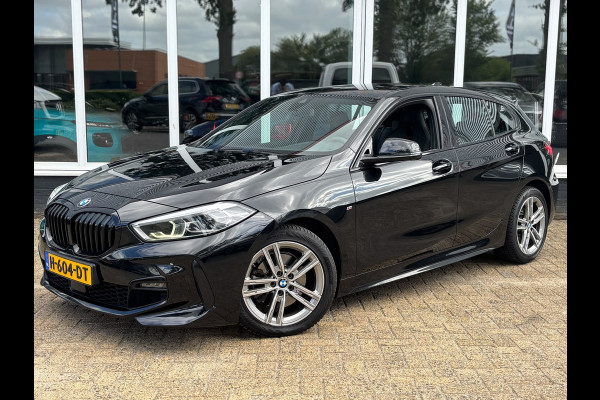 BMW 1-serie 118i Executive Edition | M Pakket | Leer | Apple Carplay | Sfeerverlichting | Parkeersensoren