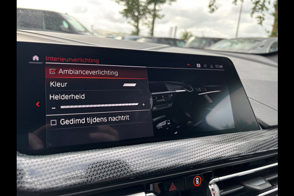 BMW 1-serie 118i Executive Edition | M Pakket | Leer | Apple Carplay | Sfeerverlichting | Parkeersensoren