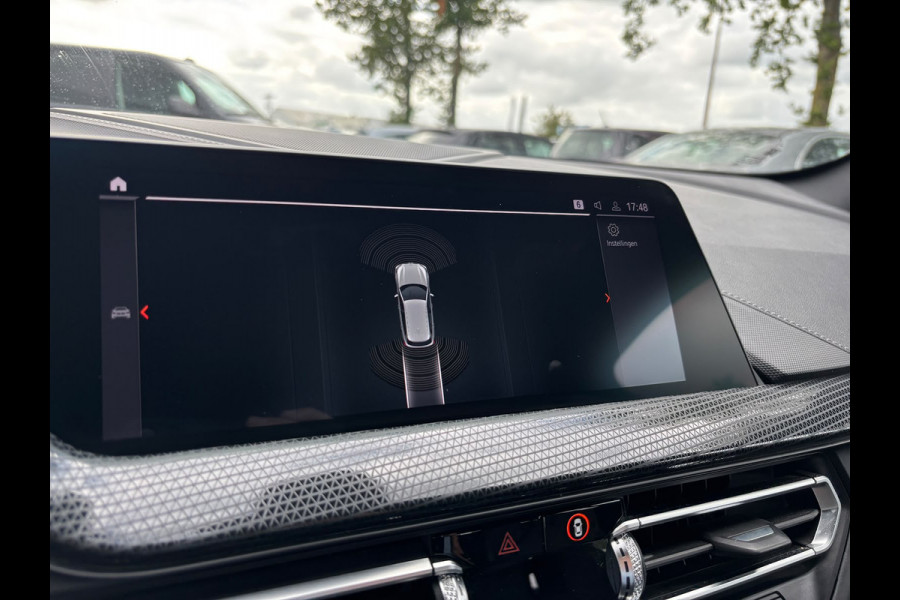 BMW 1-serie 118i Executive Edition | M Pakket | Leer | Apple Carplay | Sfeerverlichting | Parkeersensoren
