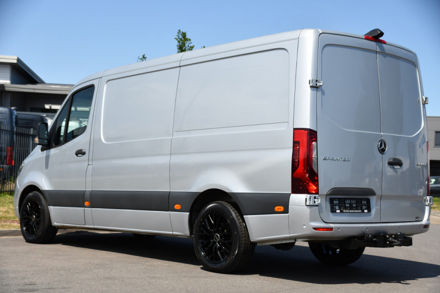 Mercedes-Benz Sprinter 319 V6 3.0 CDI L2H1 PB Edition 360 Camera, Adaptieve Cruise, Carplay, 3500kg Trekhaak, LED, 10,5'' Mbux, Sensoren, Leder, Stoelverwarming, Uniek!