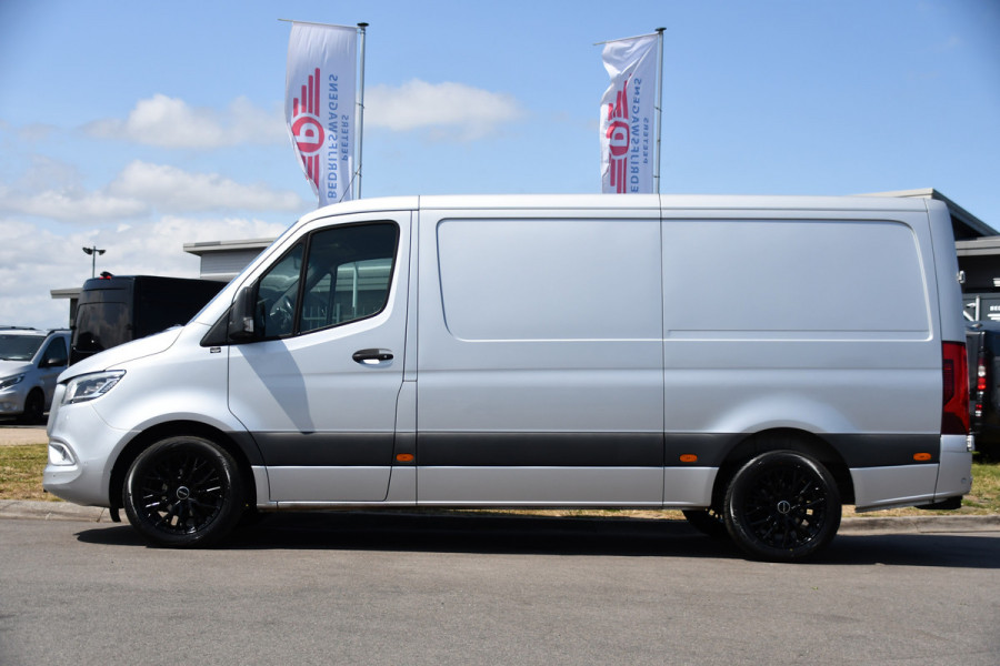 Mercedes-Benz Sprinter 319 V6 3.0 CDI L2H1 PB Edition 360 Camera, Adaptieve Cruise, Carplay, 3500kg Trekhaak, LED, 10,5'' Mbux, Sensoren, Leder, Stoelverwarming, Uniek!