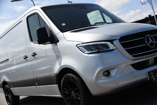 Mercedes-Benz Sprinter 319 V6 3.0 CDI L2H1 PB Edition 360 Camera, Adaptieve Cruise, Carplay, 3500kg Trekhaak, LED, 10,5'' Mbux, Sensoren, Leder, Stoelverwarming, Uniek!
