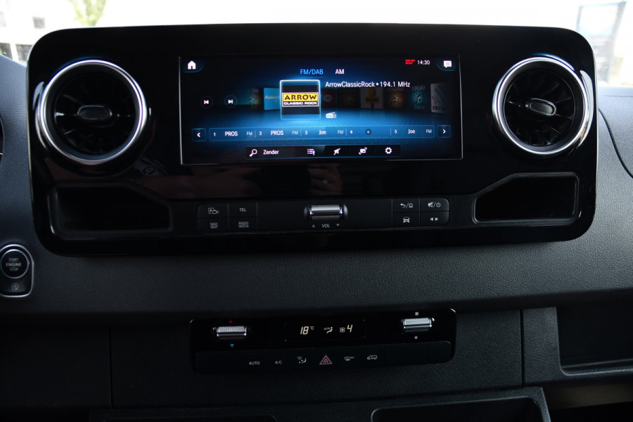 Mercedes-Benz Sprinter 319 V6 3.0 CDI L2H1 PB Edition 360 Camera, Adaptieve Cruise, Carplay, 3500kg Trekhaak, LED, 10,5'' Mbux, Sensoren, Leder, Stoelverwarming, Uniek!