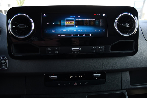 Mercedes-Benz Sprinter 319 V6 3.0 CDI L2H1 PB Edition 360 Camera, Adaptieve Cruise, Carplay, 3500kg Trekhaak, LED, 10,5'' Mbux, Sensoren, Leder, Stoelverwarming, Uniek!