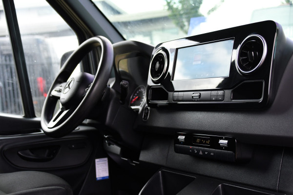Mercedes-Benz Sprinter 316 2.2 CDI L2H1 PB Edition Camera, Cruise, Carplay, LED, 3500kg Trekhaak, 10,5'' Mbux, Stoelverwarming, Sensoren, Uniek!