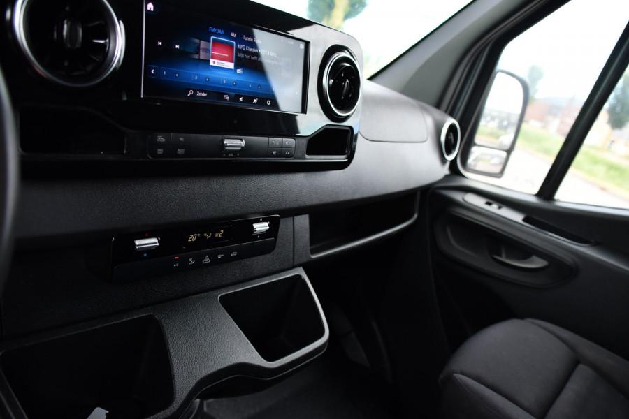 Mercedes-Benz Sprinter 316 2.2 CDI L2H1 PB Edition Camera, Cruise, Carplay, LED, 3500kg Trekhaak, 10,5'' Mbux, Stoelverwarming, Sensoren, Uniek!