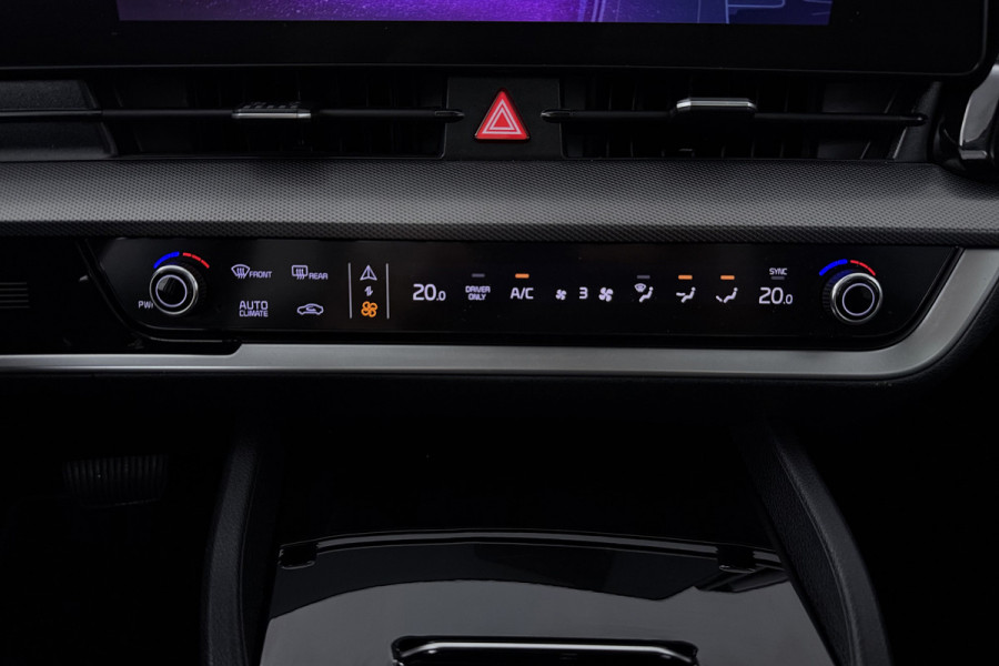 Kia Sportage 1.6 T-GDi Plug-in Hybrid AWD DynamicPlusLine (PANORAMADAK, TREKHAAK, STOEL/STUUR VERWARMING, CAMERA, ELEKTR STOELEN)