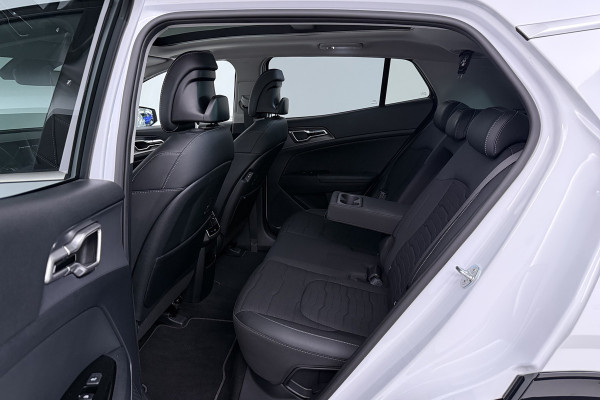 Kia Sportage 1.6 T-GDi Plug-in Hybrid AWD DynamicPlusLine (PANORAMADAK, TREKHAAK, STOEL/STUUR VERWARMING, CAMERA, ELEKTR STOELEN)