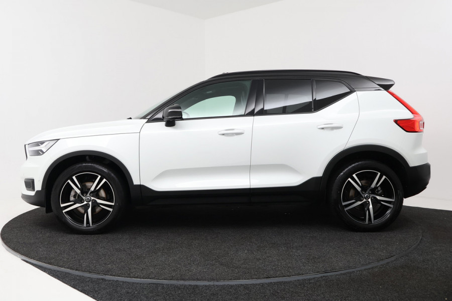 Volvo XC40 2.0 B4 Inscription (PANORAMADAK, TREKHAAK, STOEL/STUUR VERWARMING, CAMERA, PARKEERSENSOREN)