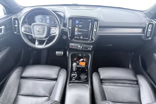 Volvo XC40 2.0 B4 Inscription (PANORAMADAK, TREKHAAK, STOEL/STUUR VERWARMING, CAMERA, PARKEERSENSOREN)