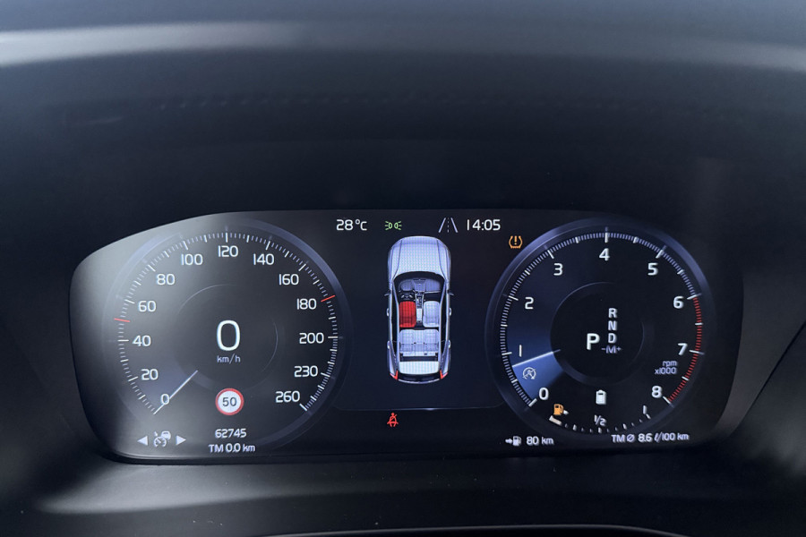Volvo XC40 2.0 B4 Inscription (PANORAMADAK, TREKHAAK, STOEL/STUUR VERWARMING, CAMERA, PARKEERSENSOREN)