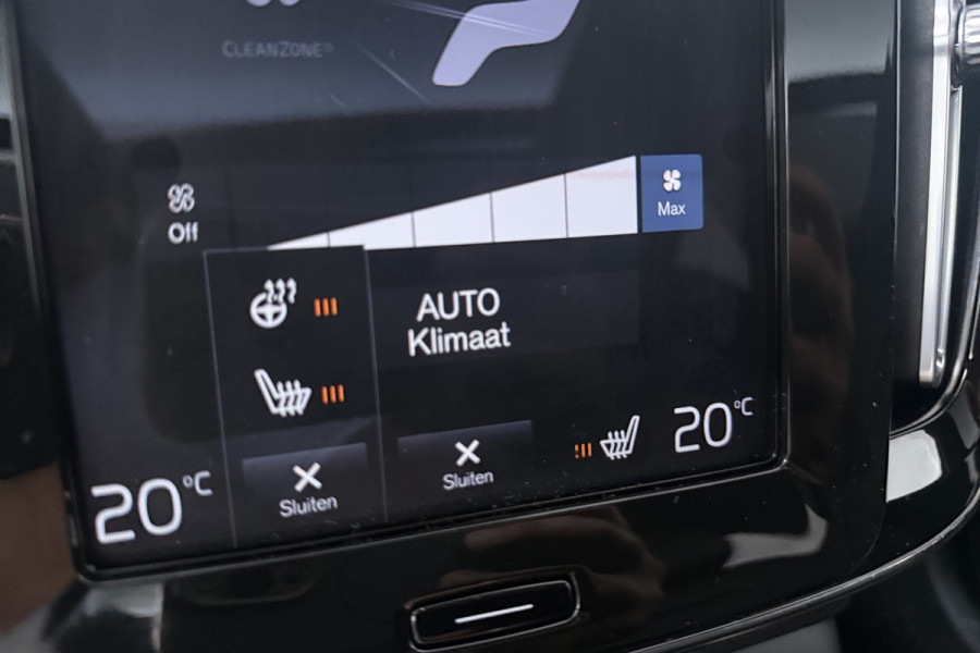 Volvo XC40 2.0 B4 Inscription (PANORAMADAK, TREKHAAK, STOEL/STUUR VERWARMING, CAMERA, PARKEERSENSOREN)