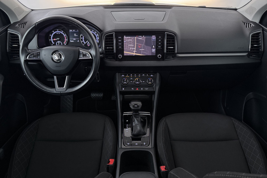 Škoda Karoq 1.5 TSI ACT Ambition Business (PANORAMADAK, STOELVERWARMING, NAVIGATIE, PARKEERSENSOREN)