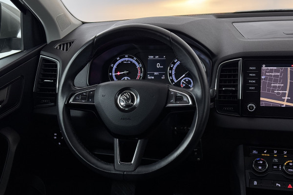 Škoda Karoq 1.5 TSI ACT Ambition Business (PANORAMADAK, STOELVERWARMING, NAVIGATIE, PARKEERSENSOREN)