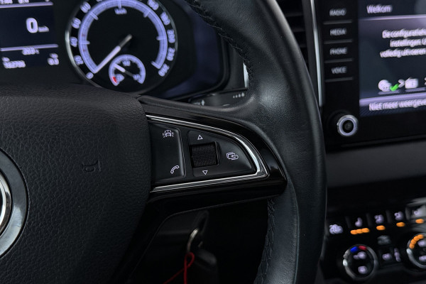 Škoda Karoq 1.5 TSI ACT Ambition Business (PANORAMADAK, STOELVERWARMING, NAVIGATIE, PARKEERSENSOREN)